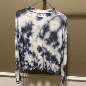Hollister Blue and White Tie Dye Long Sleeve Crop Top